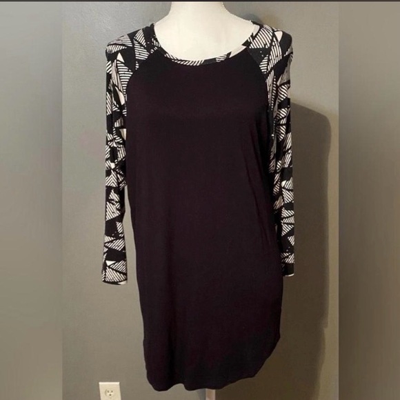LuLaRoe Black and White Tops - Picture 8 of 14